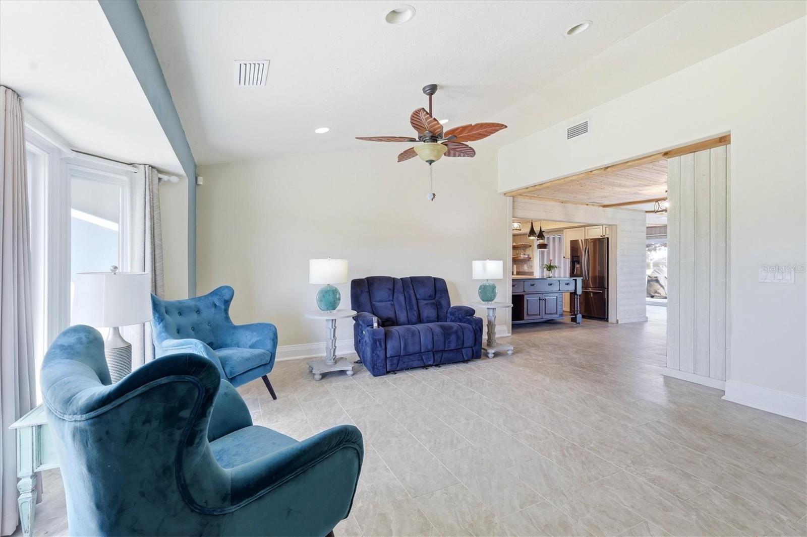 11 OAKLAND HILLS CT, ROTONDA WEST, FL, 33947