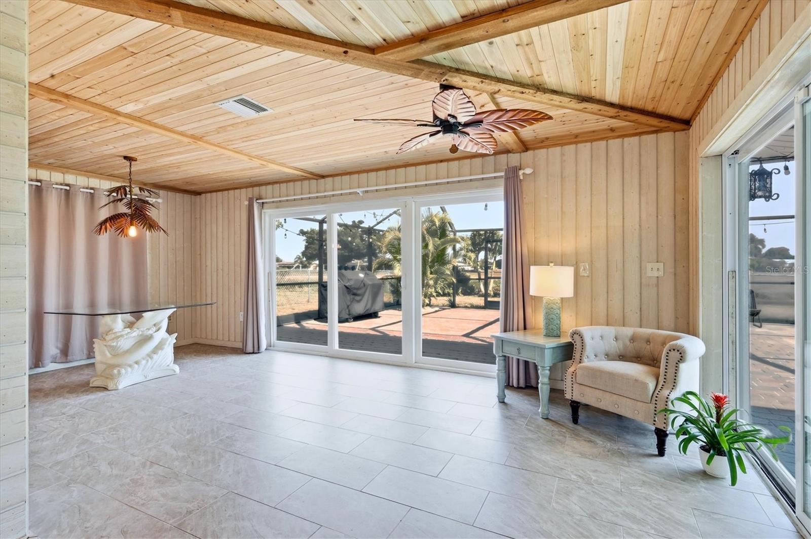 11 OAKLAND HILLS CT, ROTONDA WEST, FL, 33947