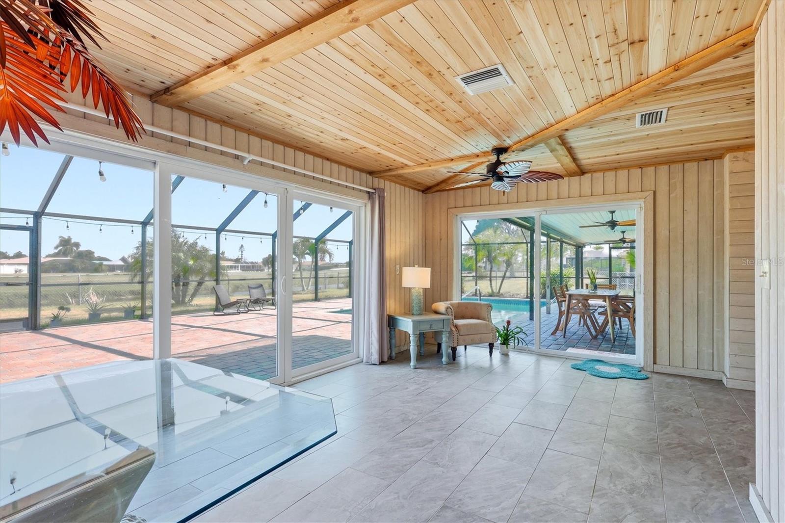 11 OAKLAND HILLS CT, ROTONDA WEST, FL, 33947