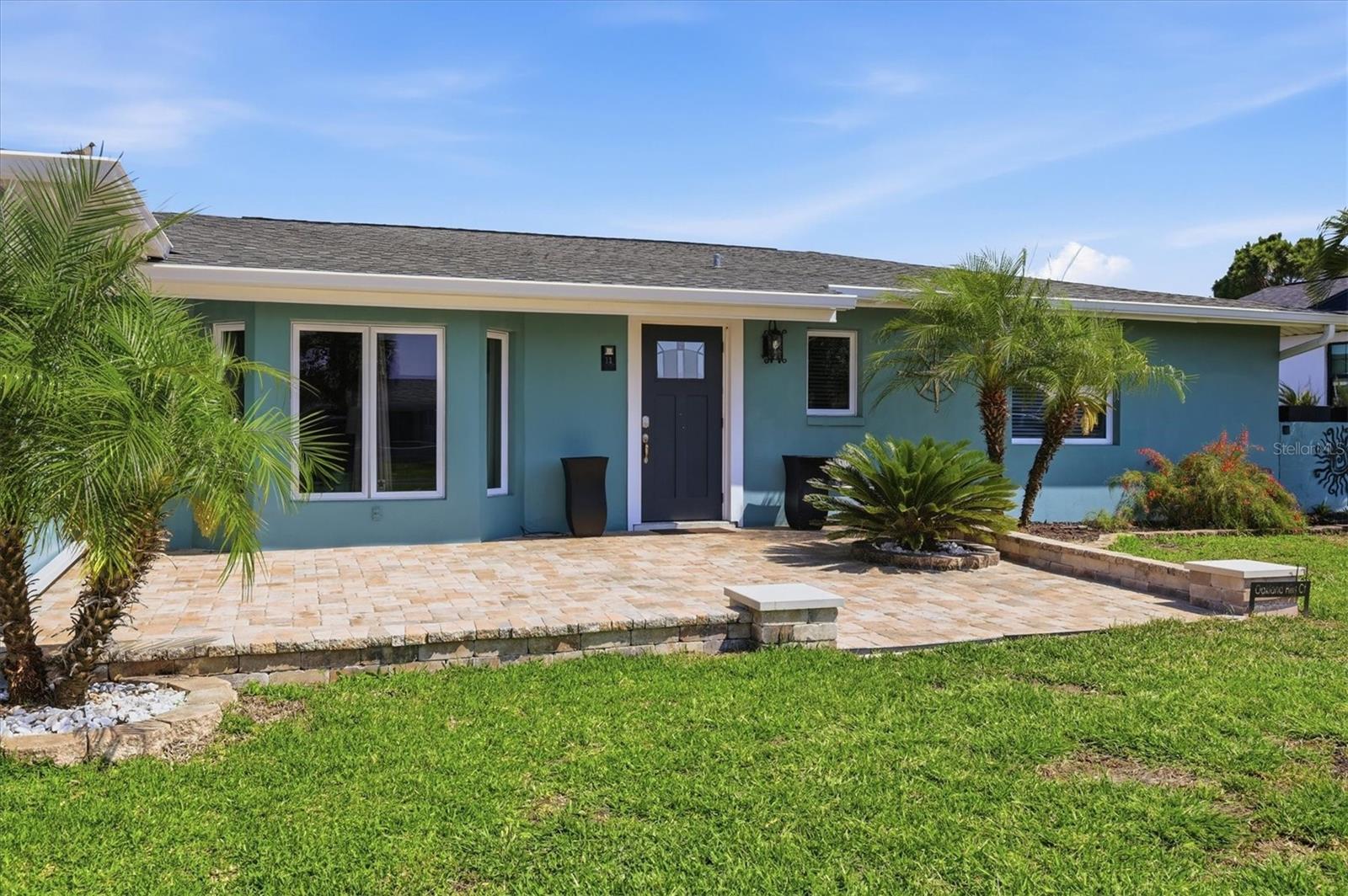 11 OAKLAND HILLS CT, ROTONDA WEST, FL, 33947