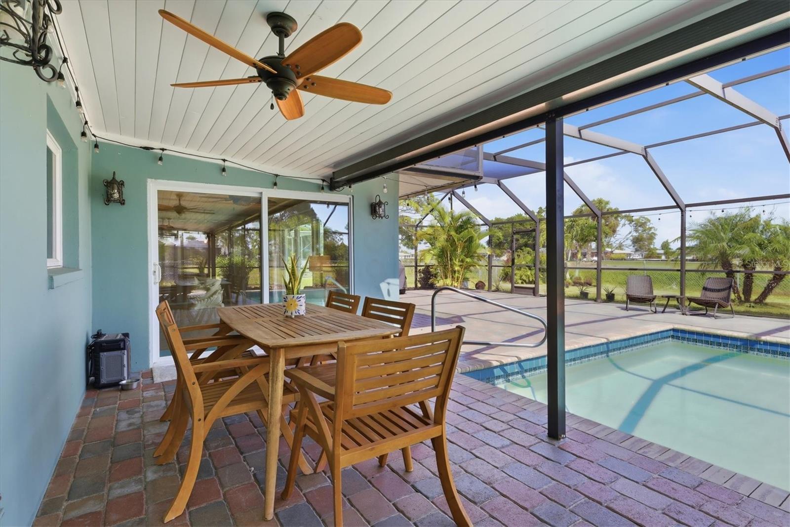 11 OAKLAND HILLS CT, ROTONDA WEST, FL, 33947