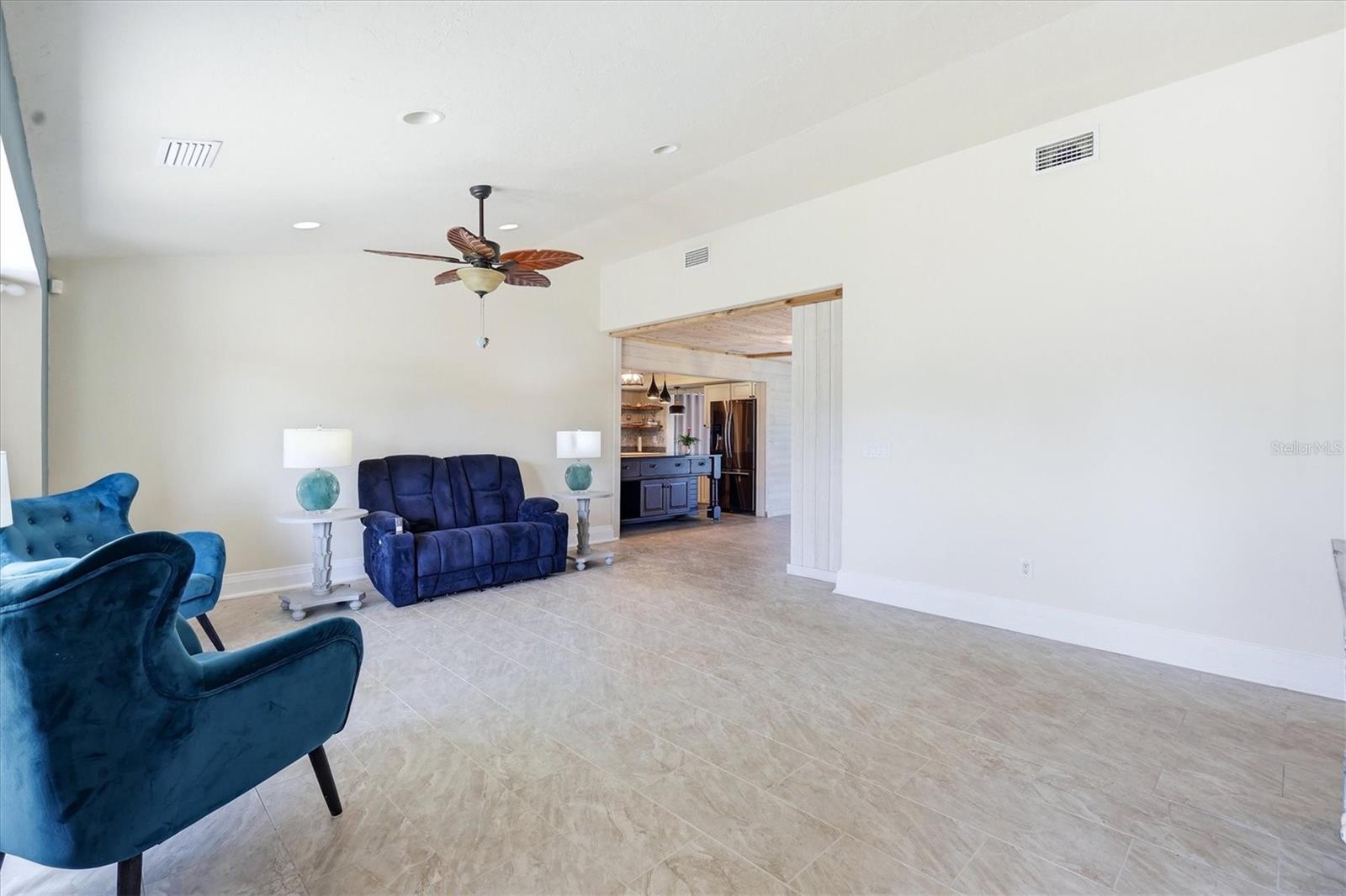 11 OAKLAND HILLS CT, ROTONDA WEST, FL, 33947