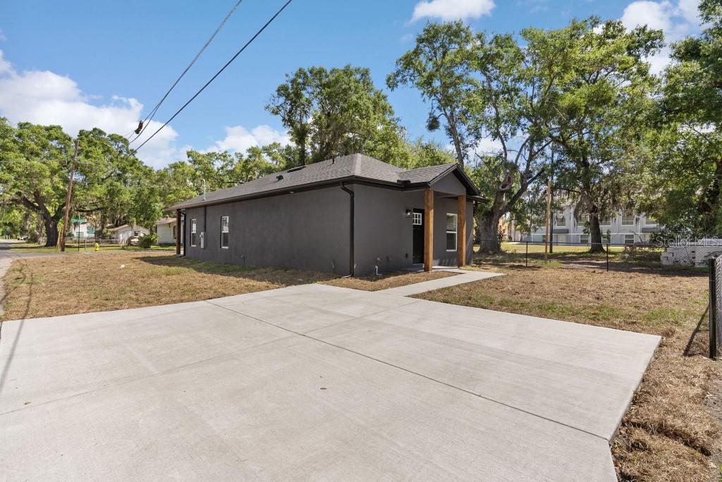 901 E WARREN ST, PLANT CITY, FL, 33563