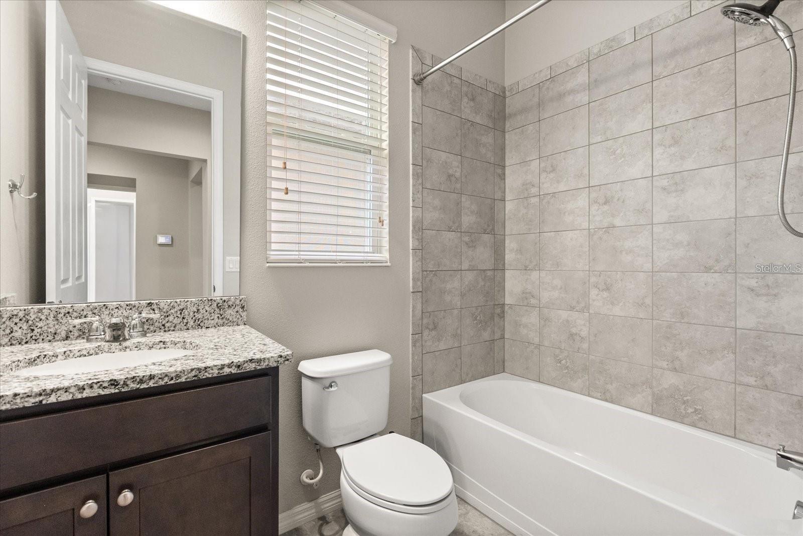 1046 GRAND HILLTOP DR, APOPKA, FL, 32703