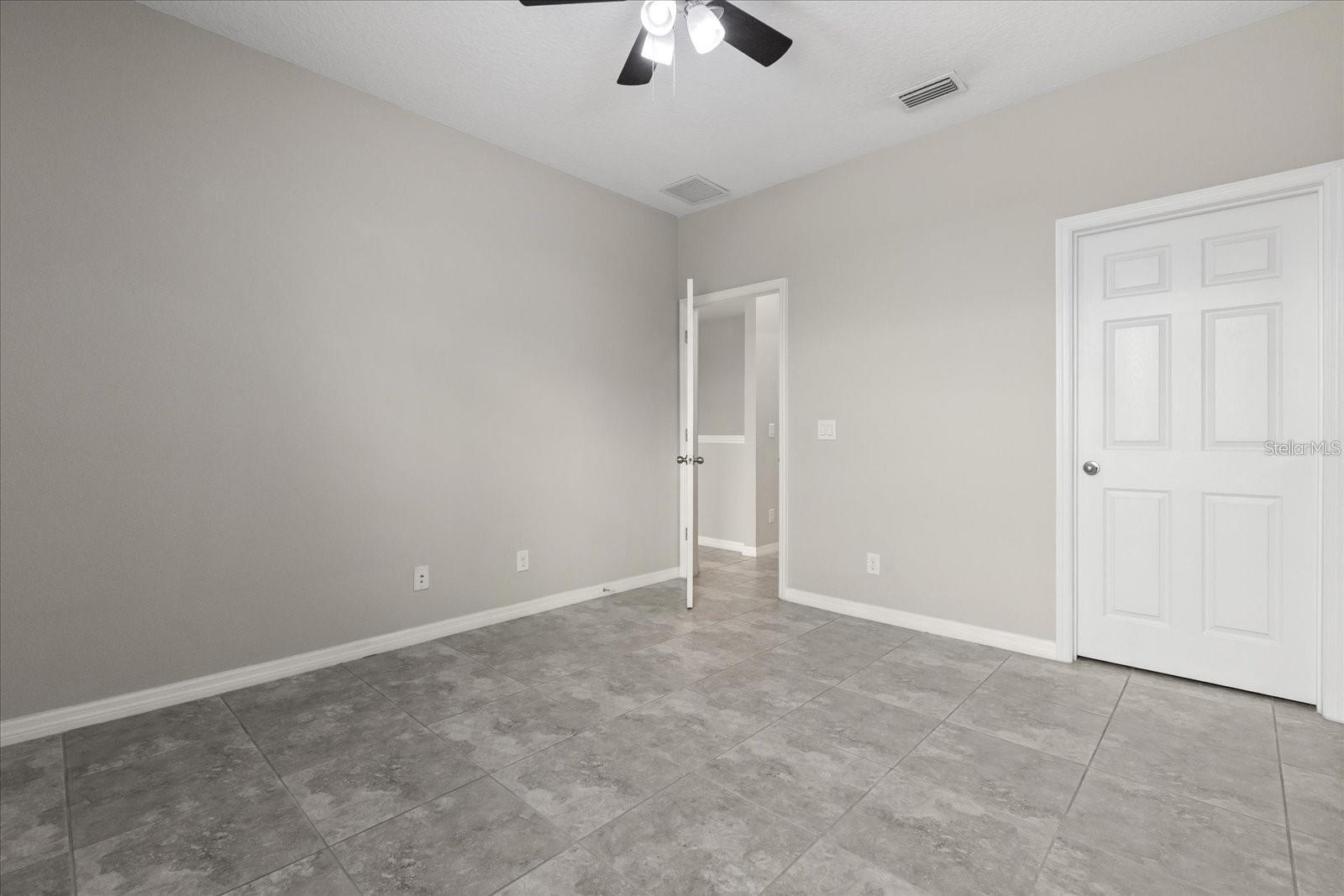 1046 GRAND HILLTOP DR, APOPKA, FL, 32703