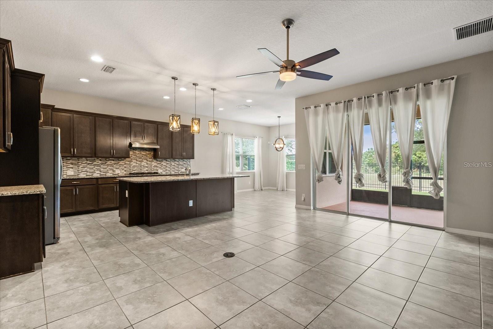 1046 GRAND HILLTOP DR, APOPKA, FL, 32703