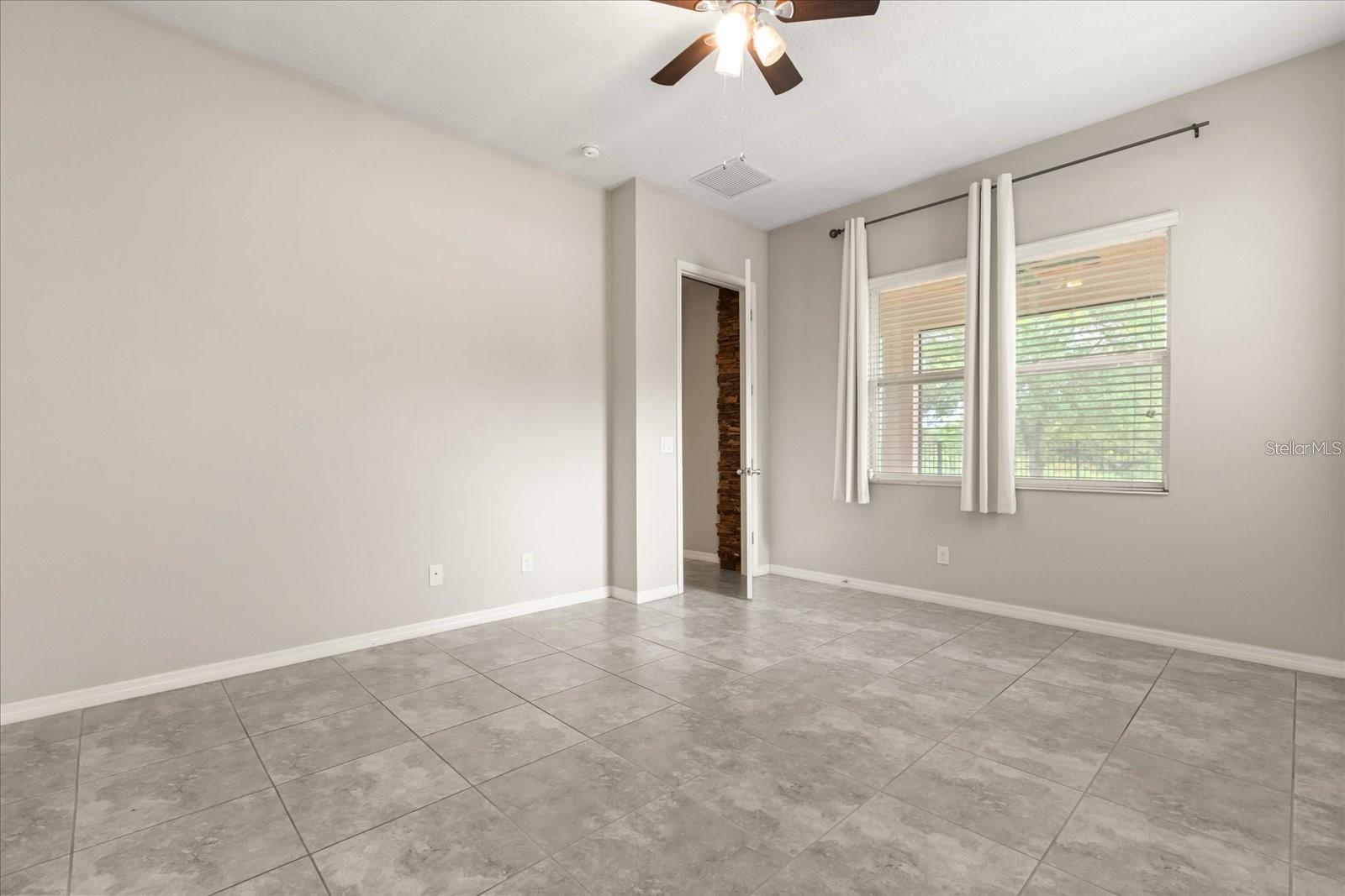 1046 GRAND HILLTOP DR, APOPKA, FL, 32703