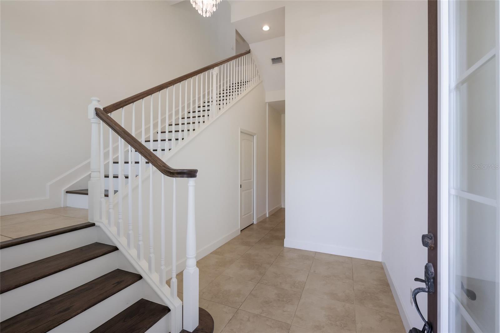 258 SAPPHIRE LAKE DR #202, BRADENTON, FL, 34209
