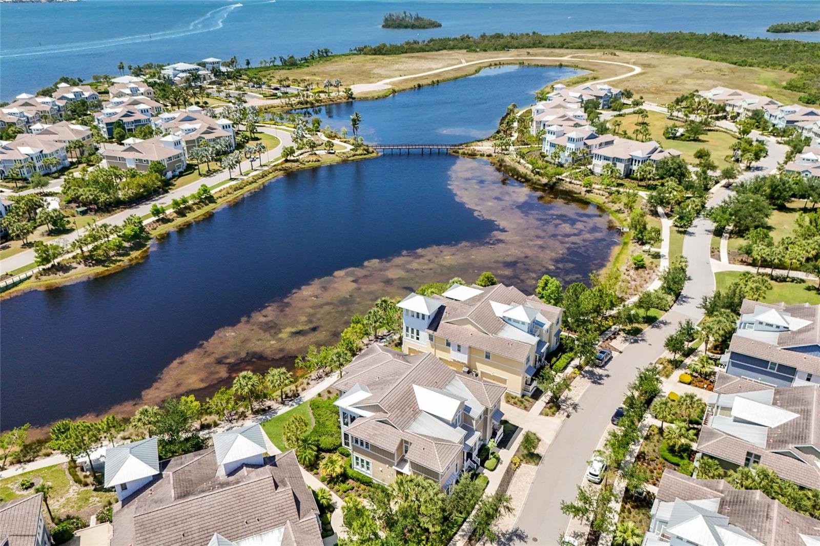 258 SAPPHIRE LAKE DR #202, BRADENTON, FL, 34209