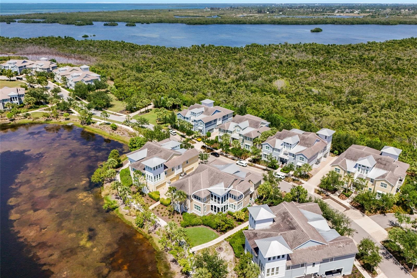 258 SAPPHIRE LAKE DR #202, BRADENTON, FL, 34209