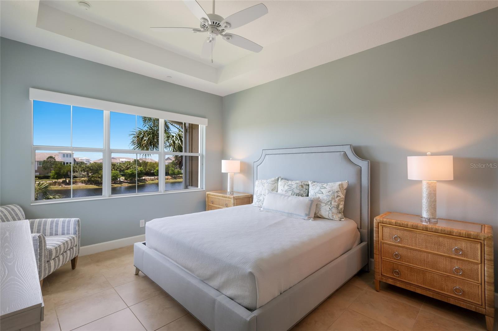 258 SAPPHIRE LAKE DR #202, BRADENTON, FL, 34209
