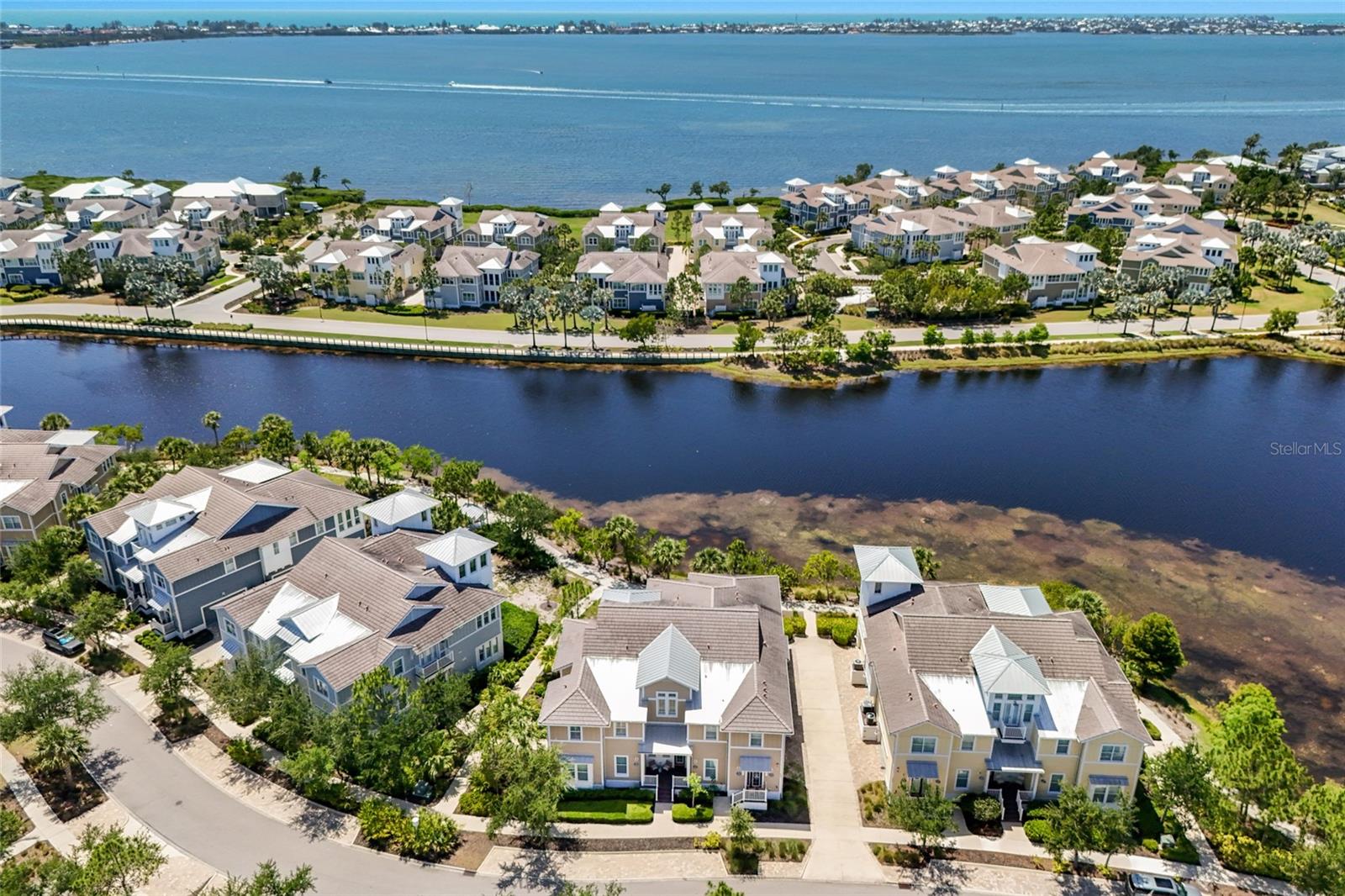 258 SAPPHIRE LAKE DR #202, BRADENTON, FL, 34209