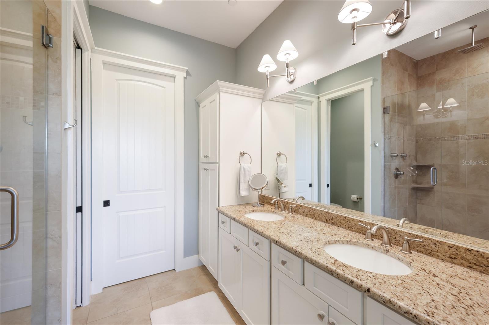 258 SAPPHIRE LAKE DR #202, BRADENTON, FL, 34209