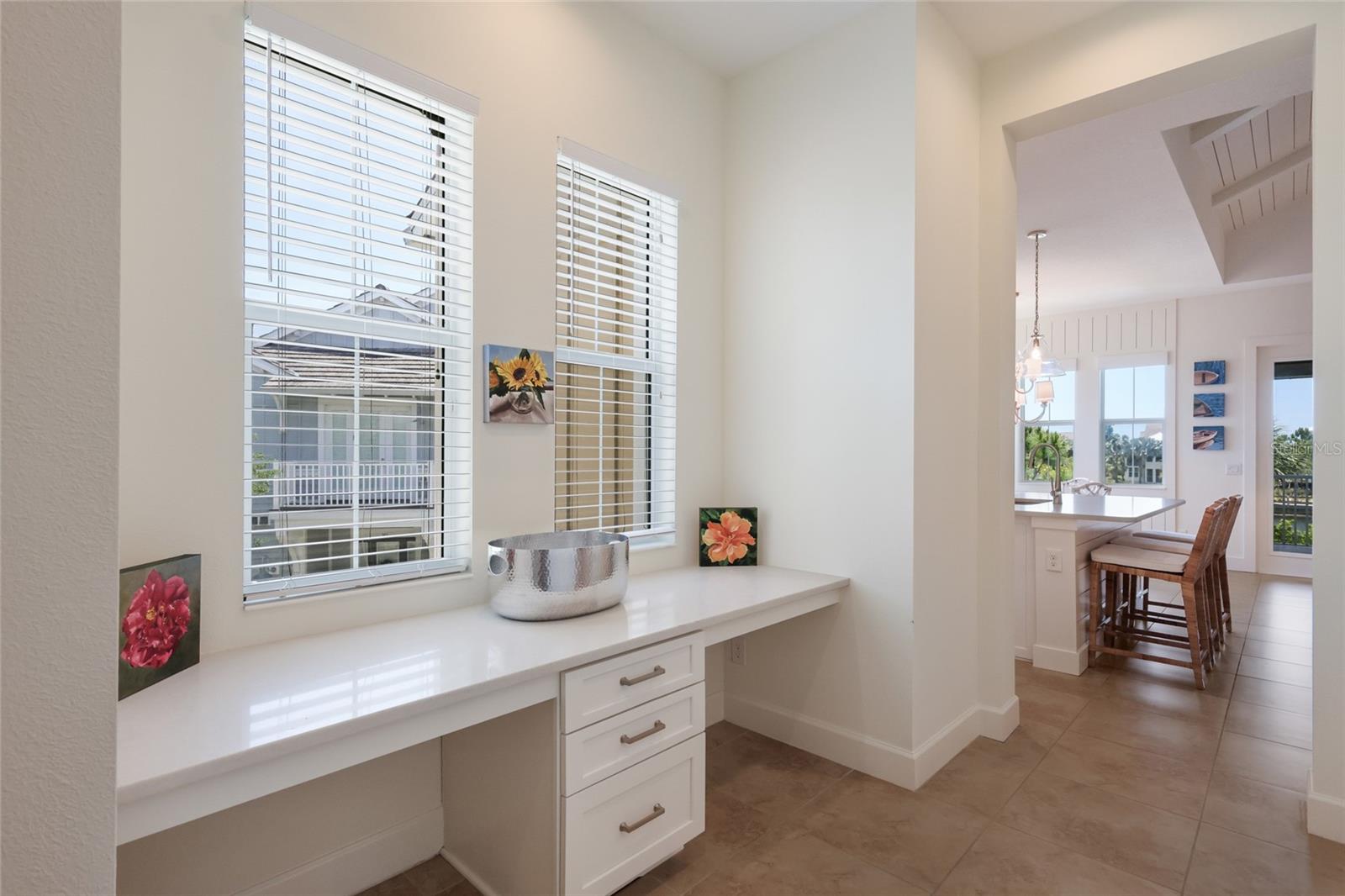 258 SAPPHIRE LAKE DR #202, BRADENTON, FL, 34209