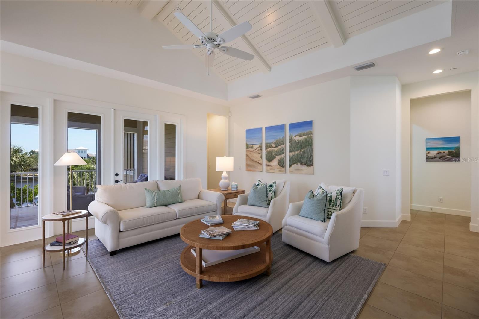 258 SAPPHIRE LAKE DR #202, BRADENTON, FL, 34209