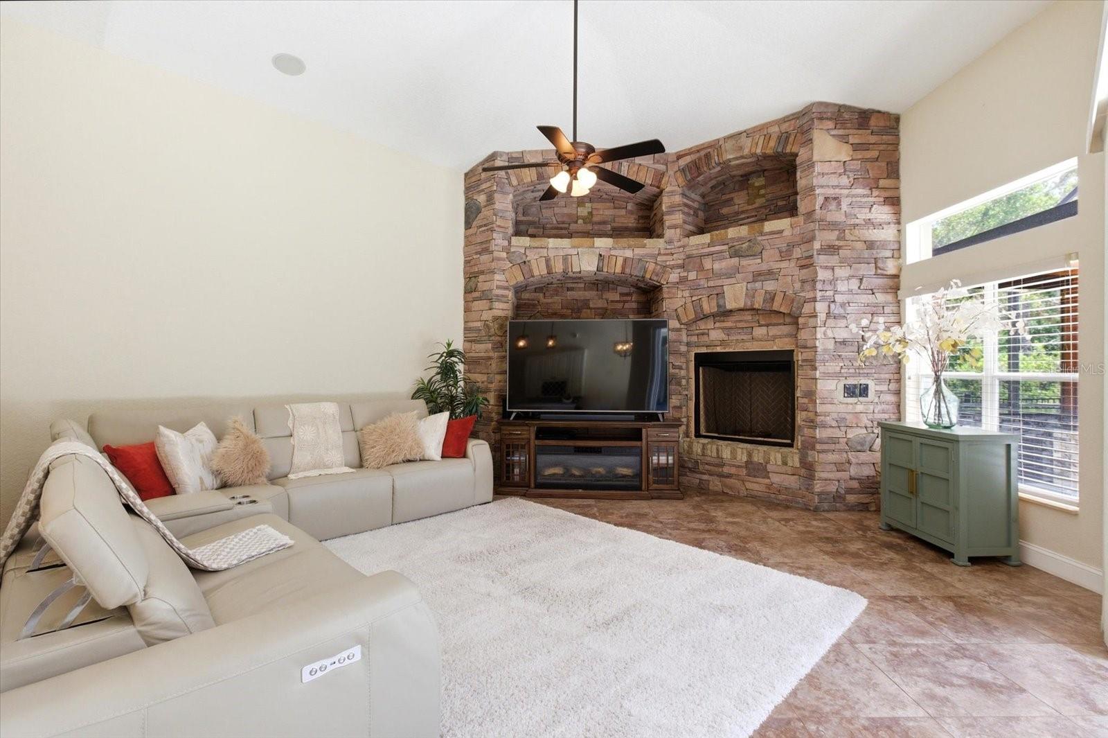 14106 OAKWOOD COVE LN, ORLANDO, FL, 32832