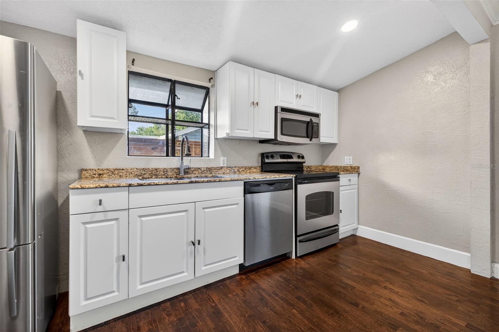 2419 DARTMOUTH AVE N, ST PETERSBURG, FL, 33713
