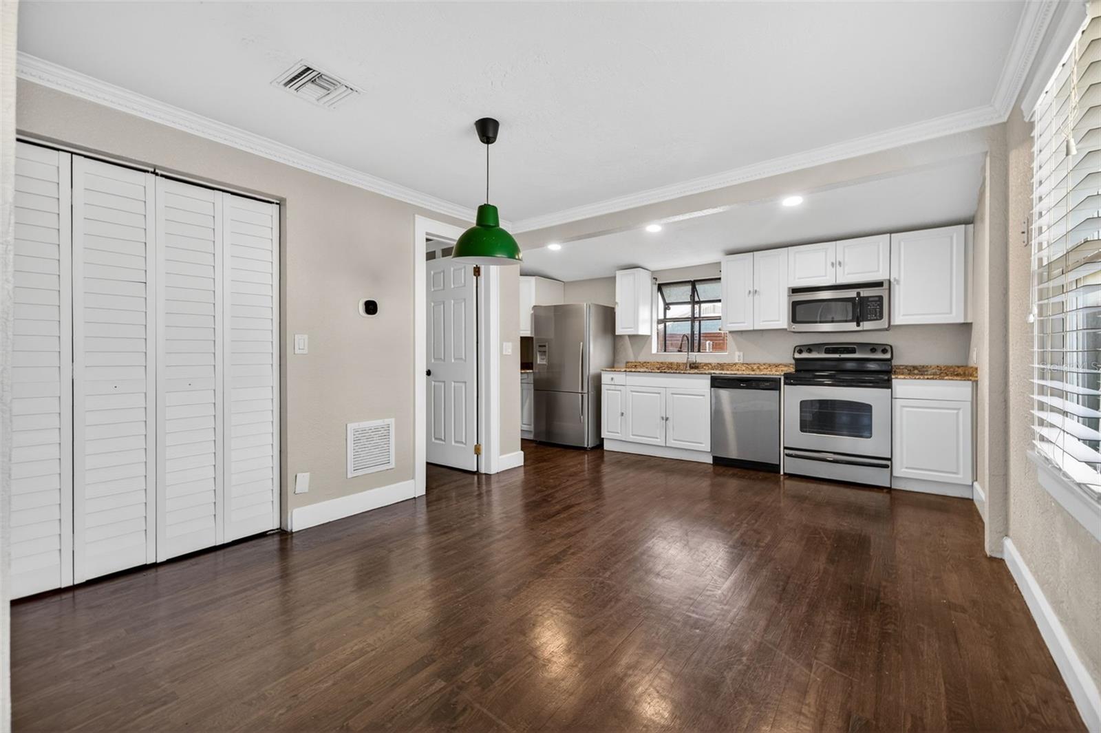 2419 DARTMOUTH AVE N, ST PETERSBURG, FL, 33713