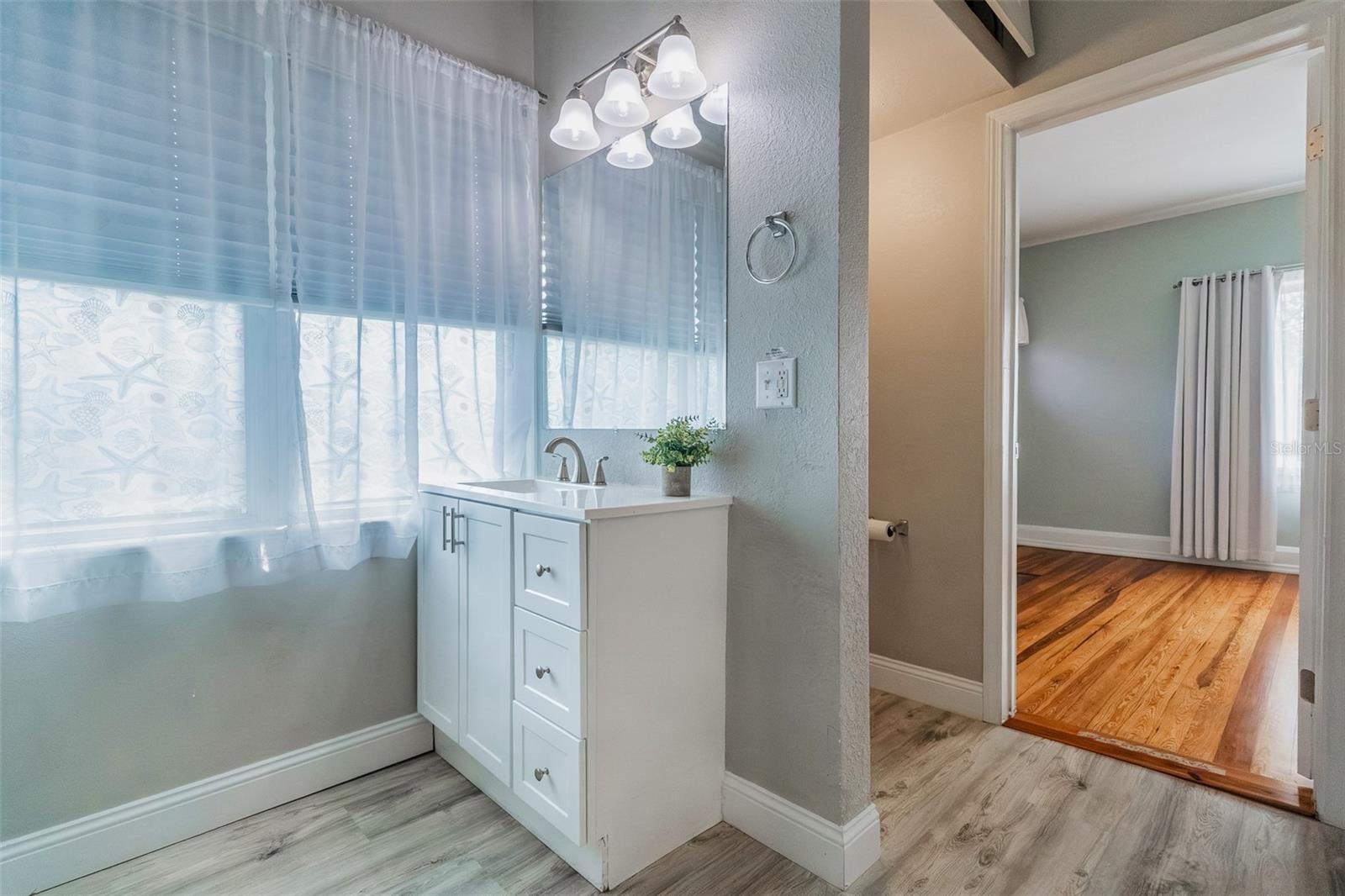 321 W PENNSYLVANIA AVE, DELAND, FL, 32720