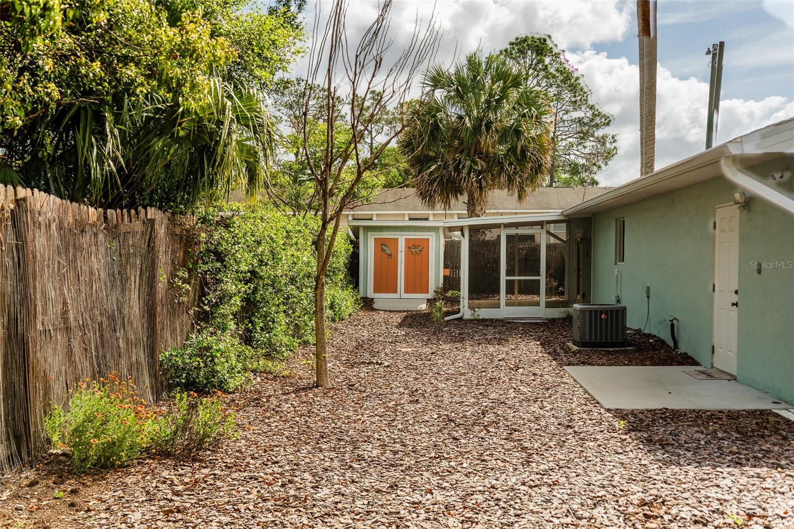 321 W PENNSYLVANIA AVE, DELAND, FL, 32720