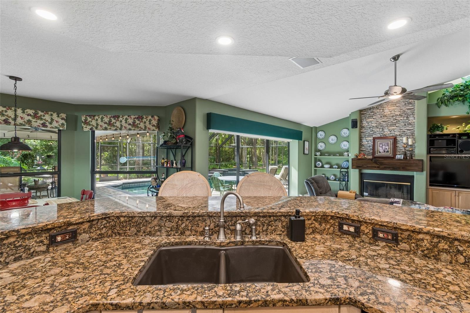 1661 WOODRIDGE CT, LUTZ, FL, 33559