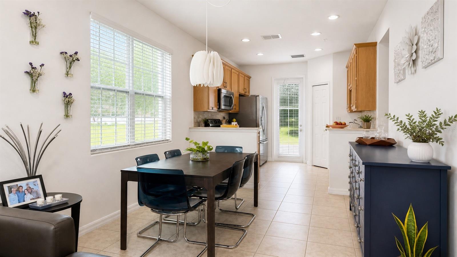 7996 EDGEWOOD FOREST DR, ORLANDO, FL, 32827
