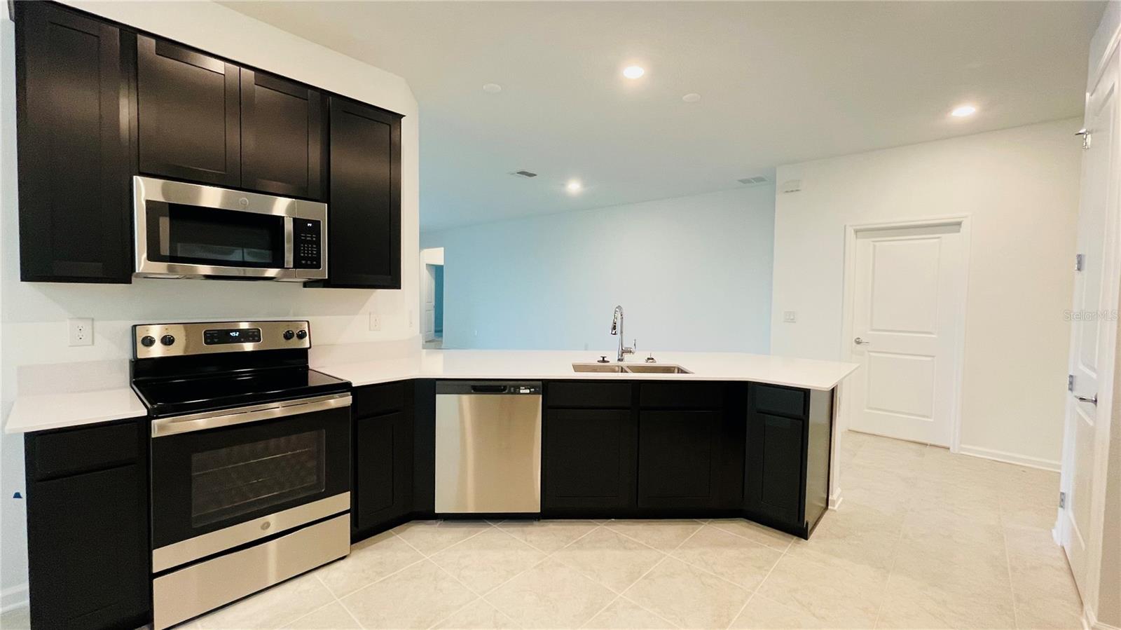905 CITRUS RESERVE BLVD, DAVENPORT, FL, 33837