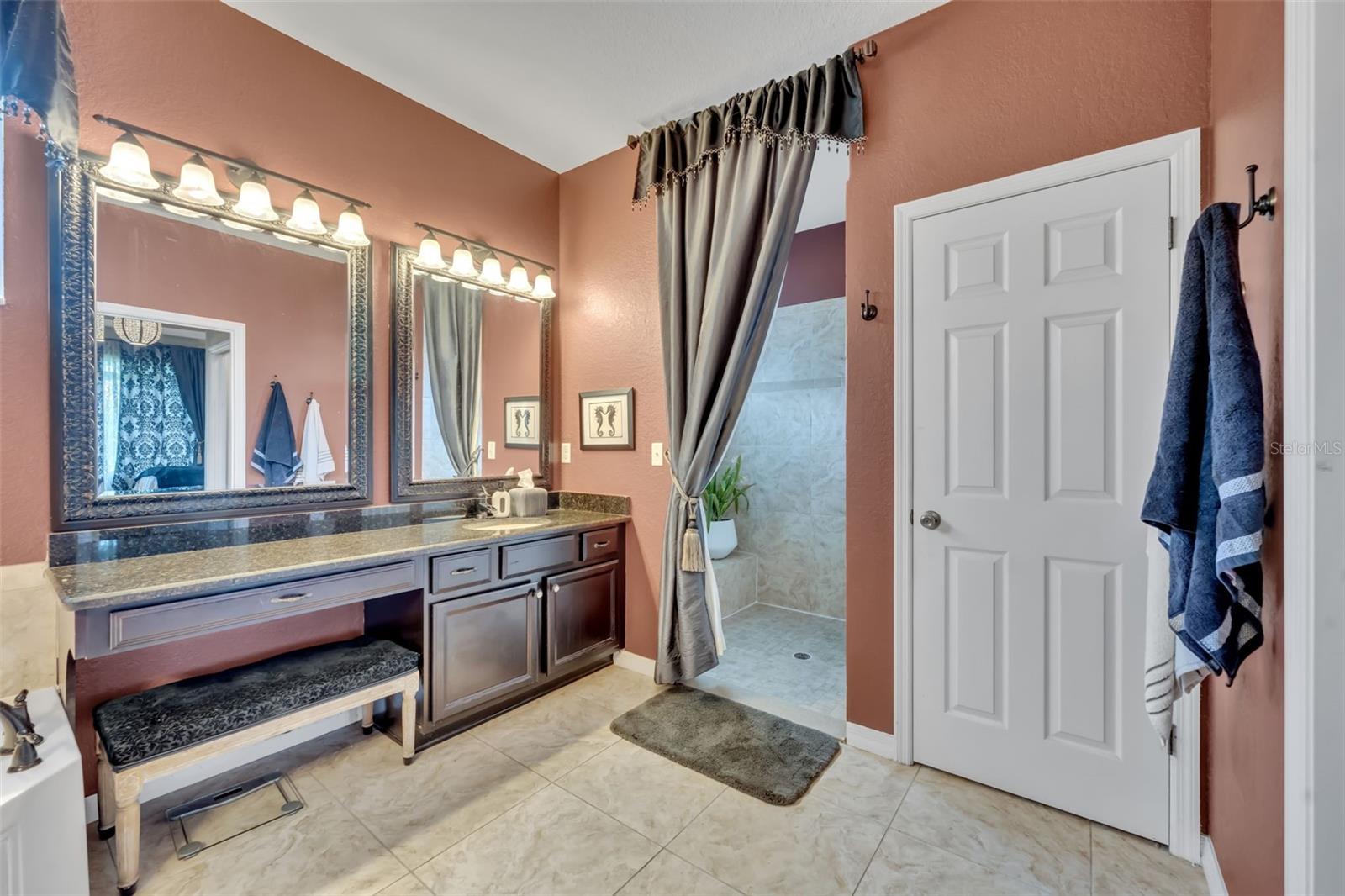 4946 NE 124TH RD, OXFORD, FL, 34484