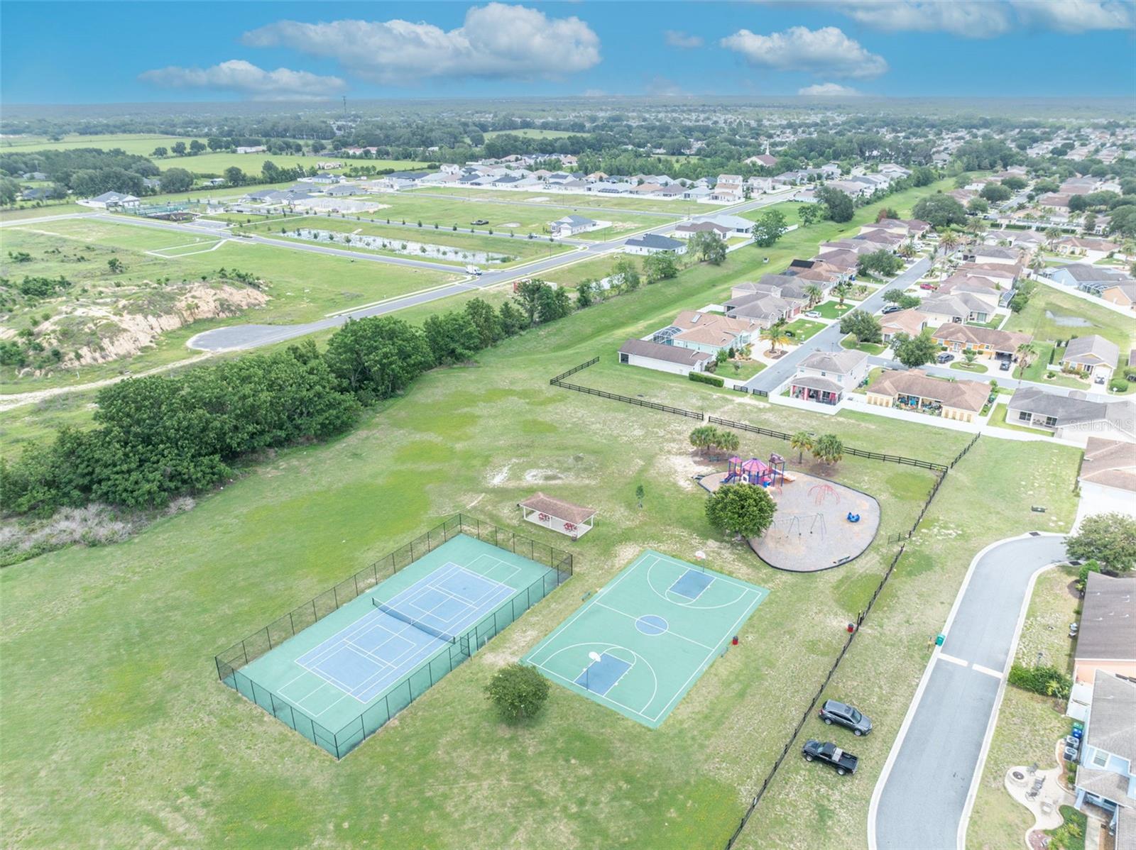 4946 NE 124TH RD, OXFORD, FL, 34484