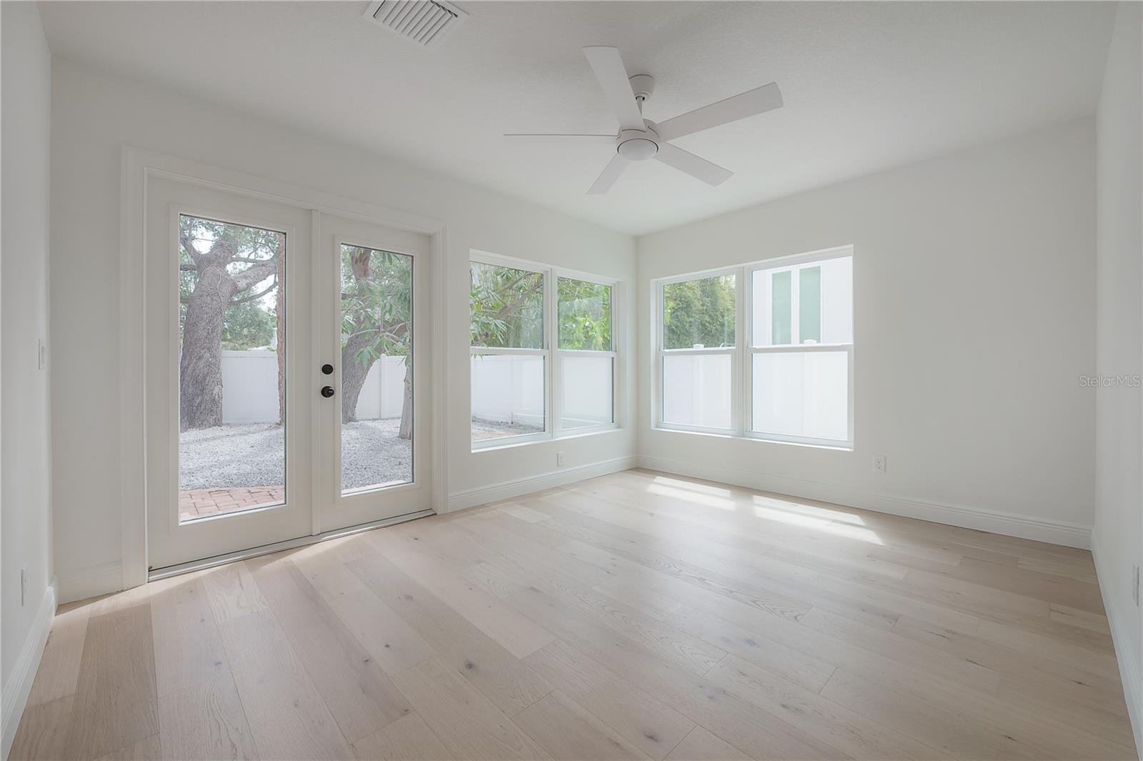 471 W DAVIS BLVD, TAMPA, FL, 33606