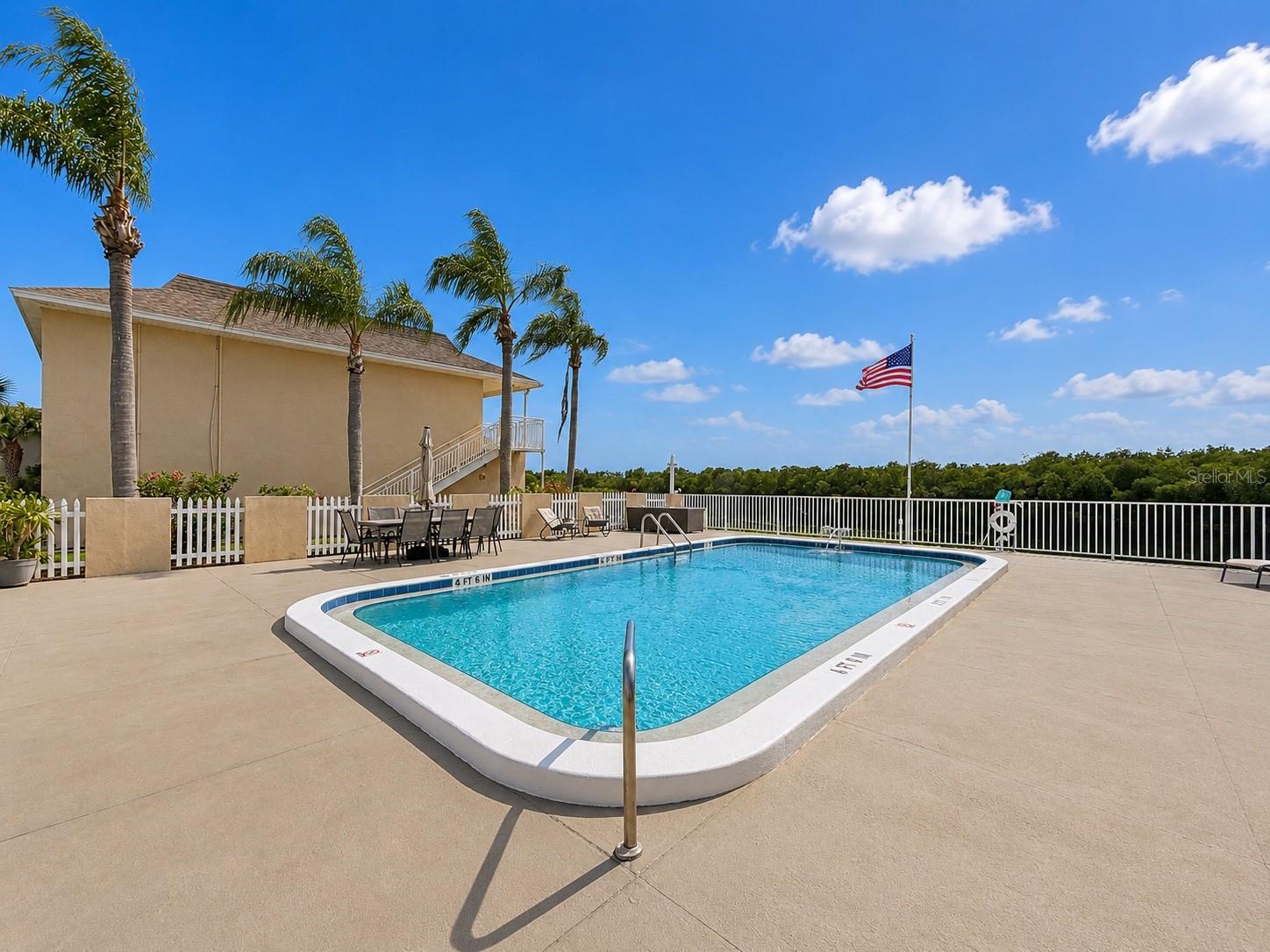 8818 BAY POINTE DR #108, TAMPA, FL, 33615