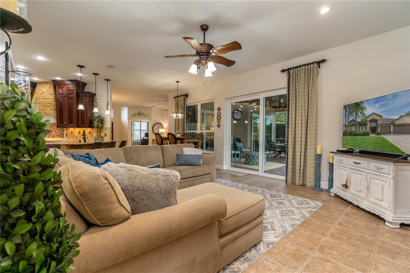 3829 SPRUCE PINE DR, VALRICO, FL, 33596