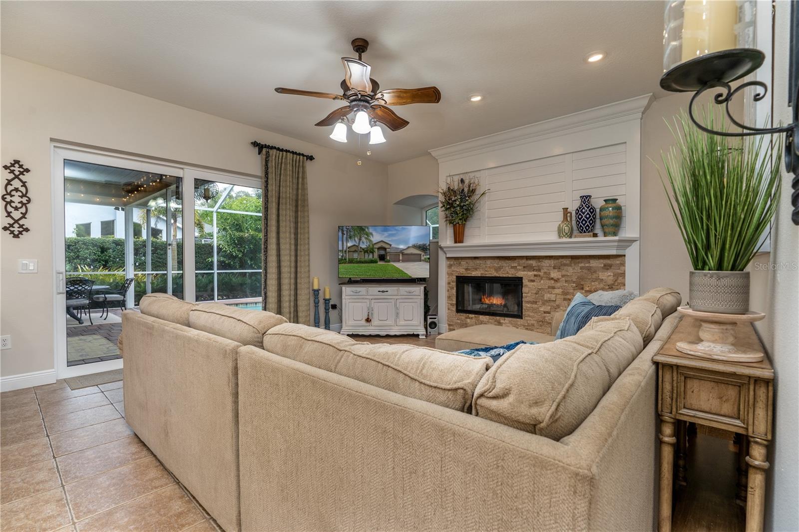 3829 SPRUCE PINE DR, VALRICO, FL, 33596