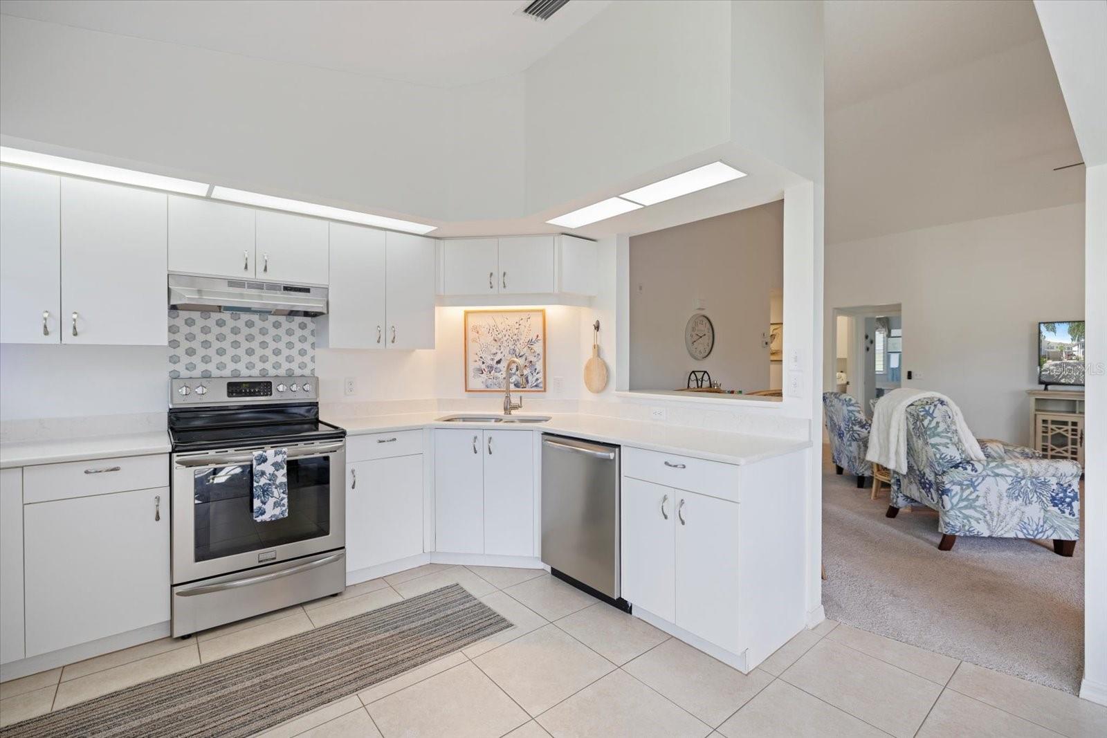 801 MONTROSE DR #202, VENICE, FL, 34293