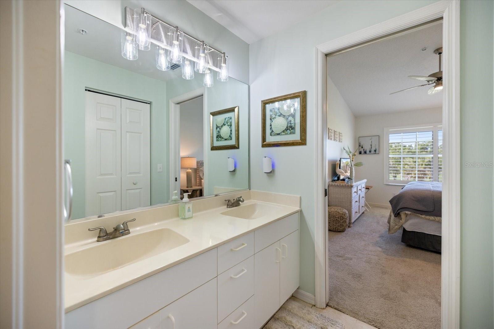 801 MONTROSE DR #202, VENICE, FL, 34293