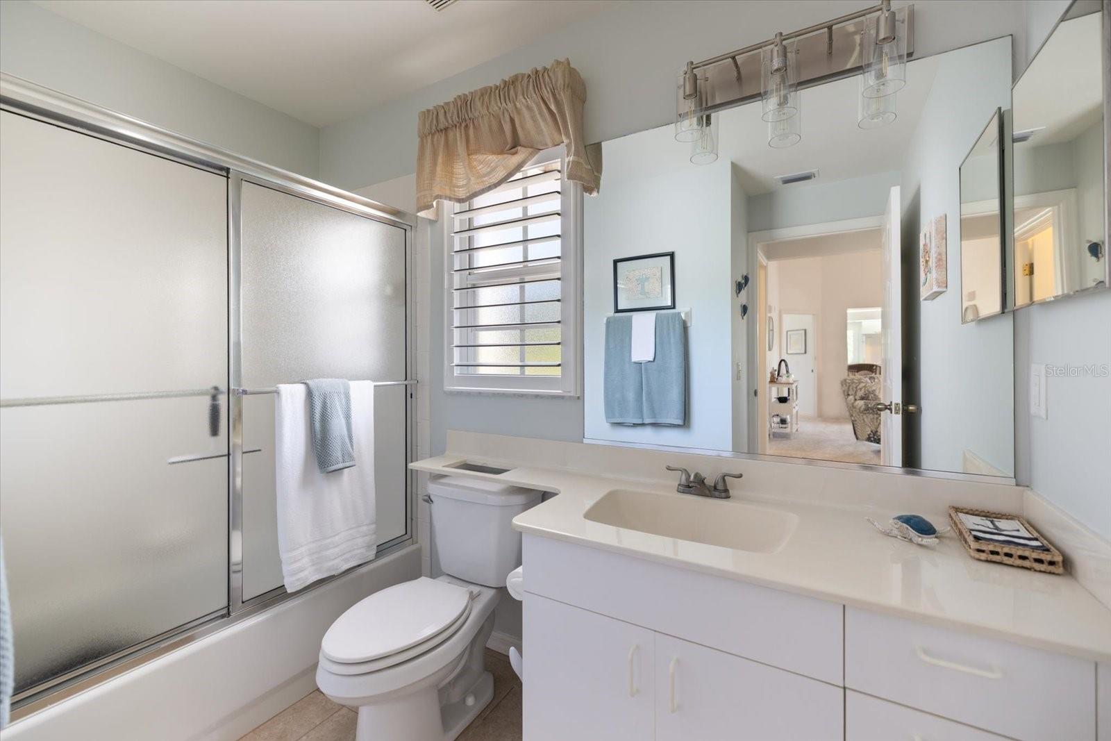 801 MONTROSE DR #202, VENICE, FL, 34293