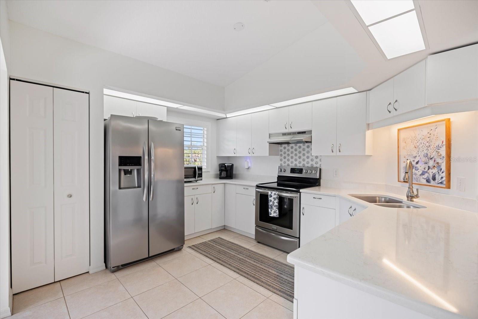 801 MONTROSE DR #202, VENICE, FL, 34293