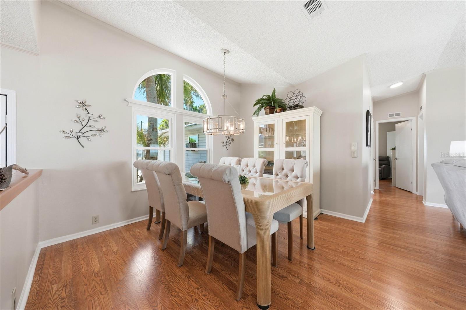 119 LAKE SHORE CIR, LEESBURG, FL, 34788