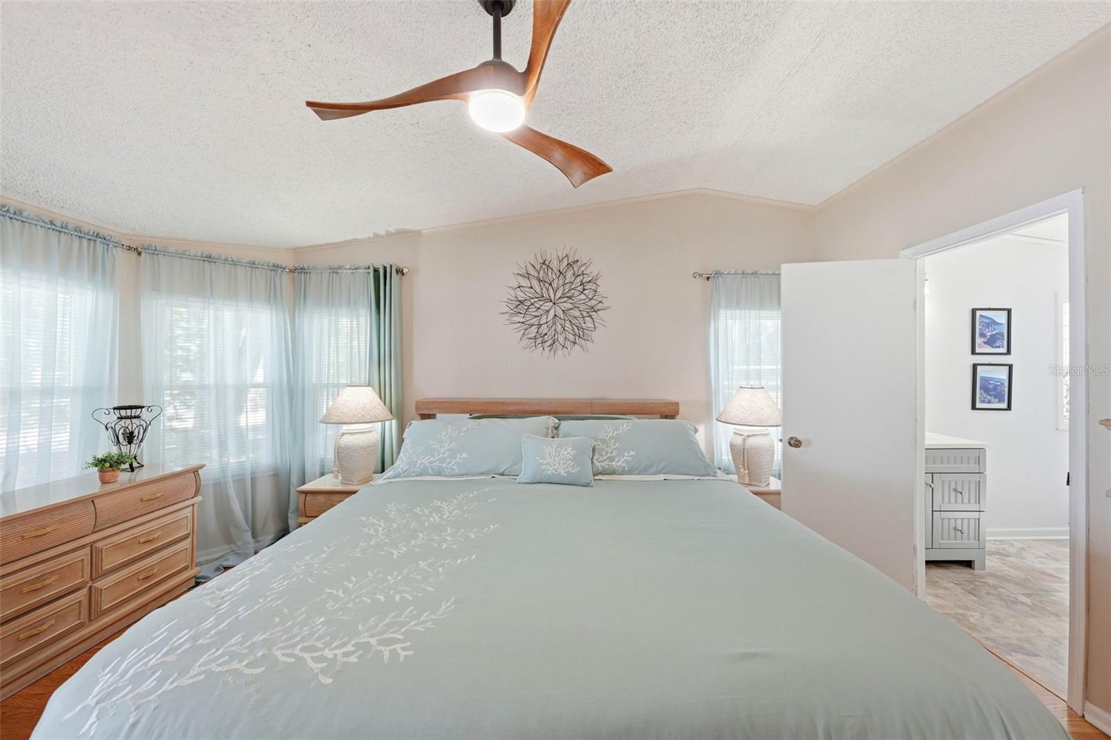 119 LAKE SHORE CIR, LEESBURG, FL, 34788