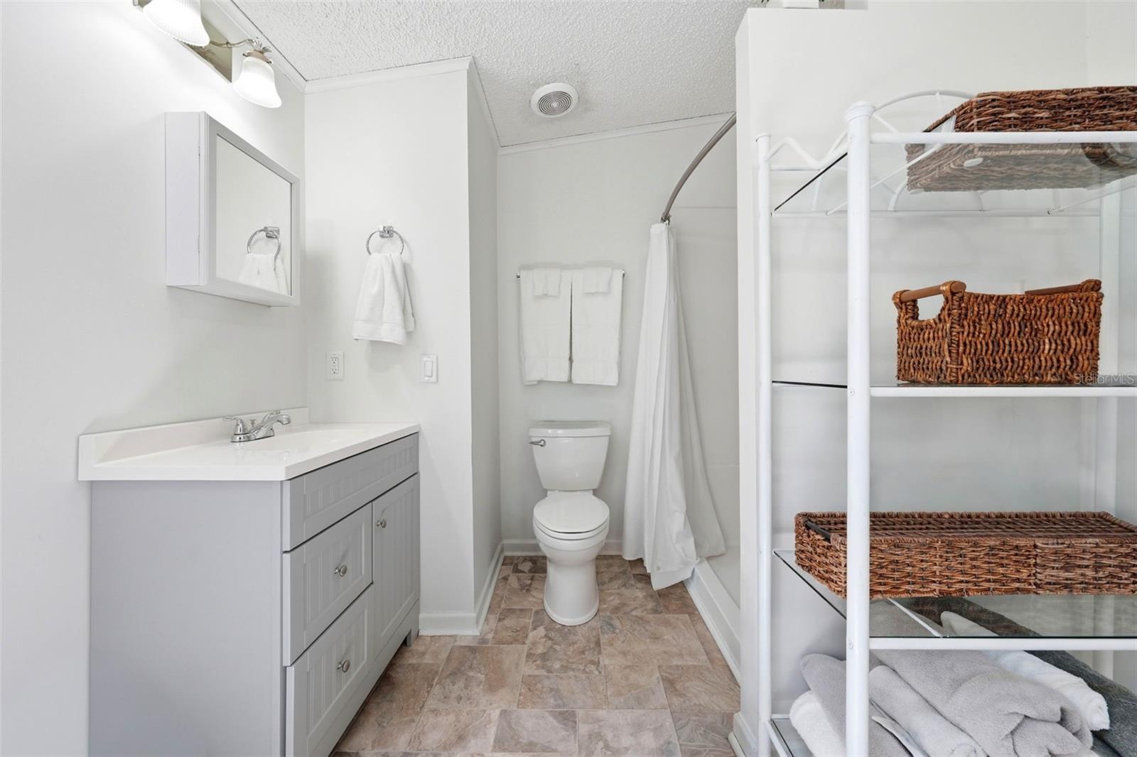 119 LAKE SHORE CIR, LEESBURG, FL, 34788