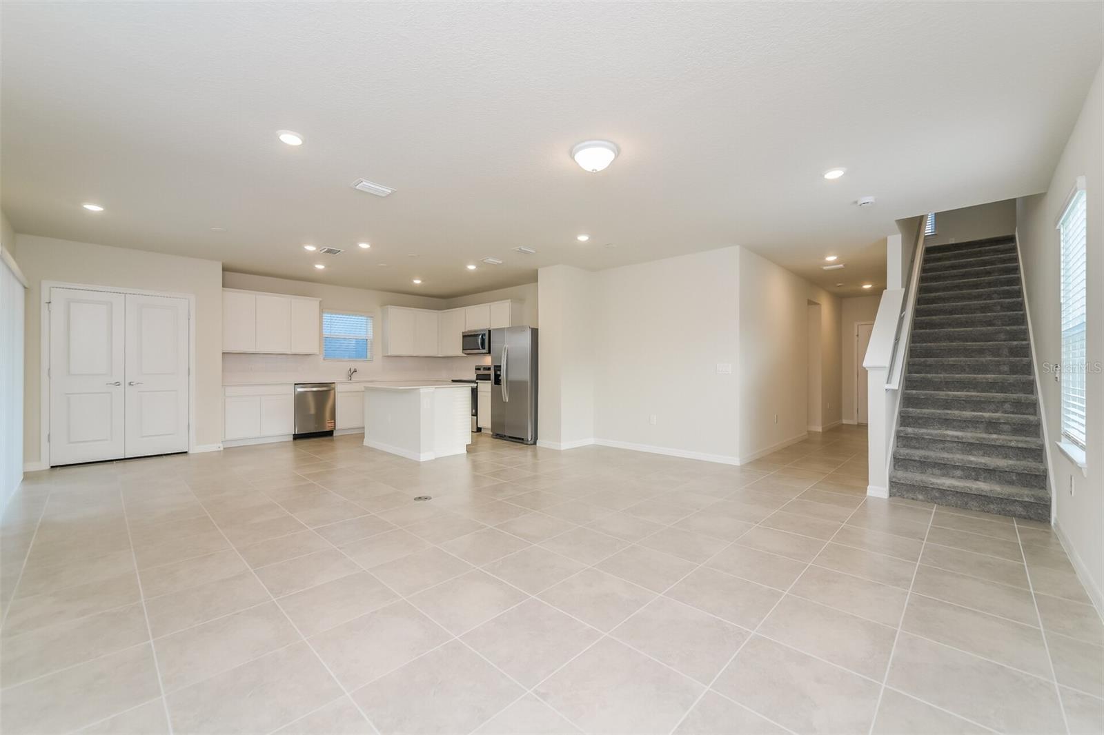 3273 ELLSWORTH AVE, DAVENPORT, FL, 33837