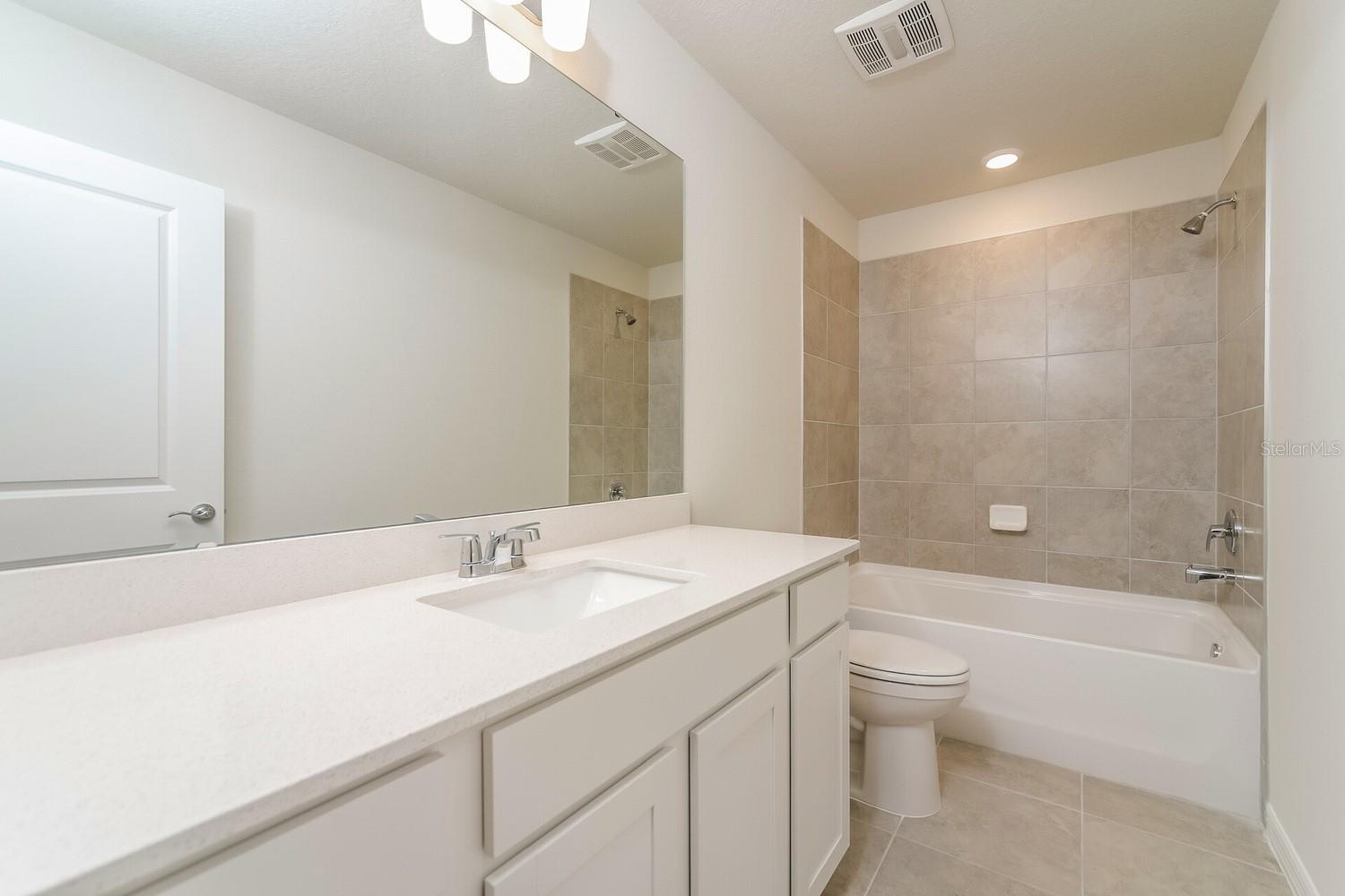 3273 ELLSWORTH AVE, DAVENPORT, FL, 33837