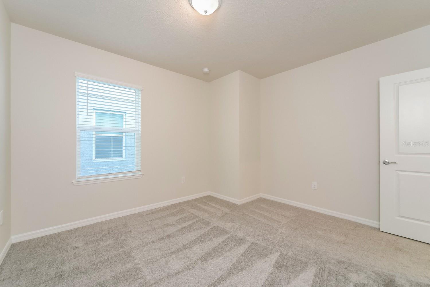 3273 ELLSWORTH AVE, DAVENPORT, FL, 33837