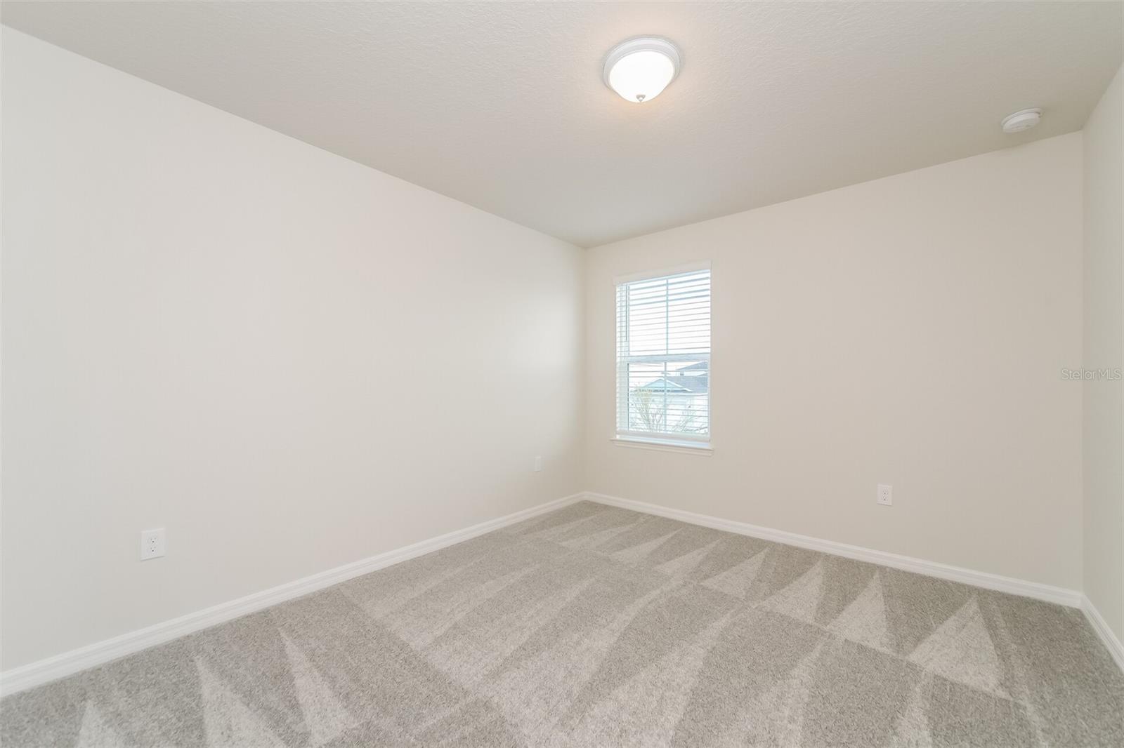 3273 ELLSWORTH AVE, DAVENPORT, FL, 33837