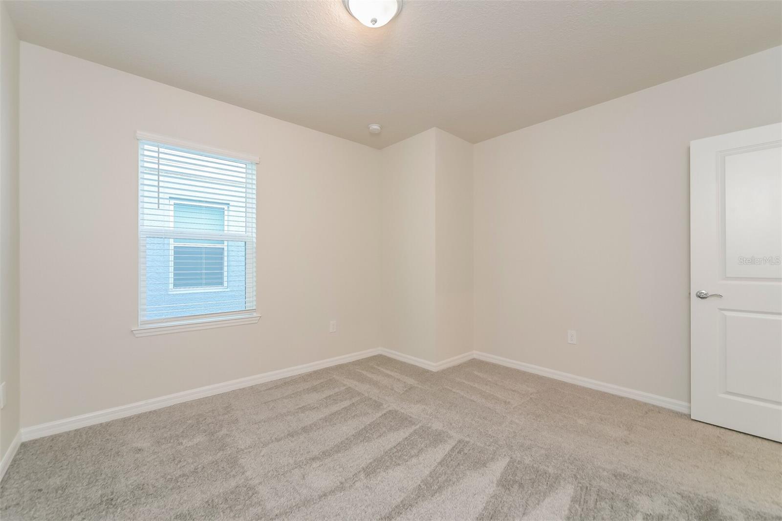 3273 ELLSWORTH AVE, DAVENPORT, FL, 33837