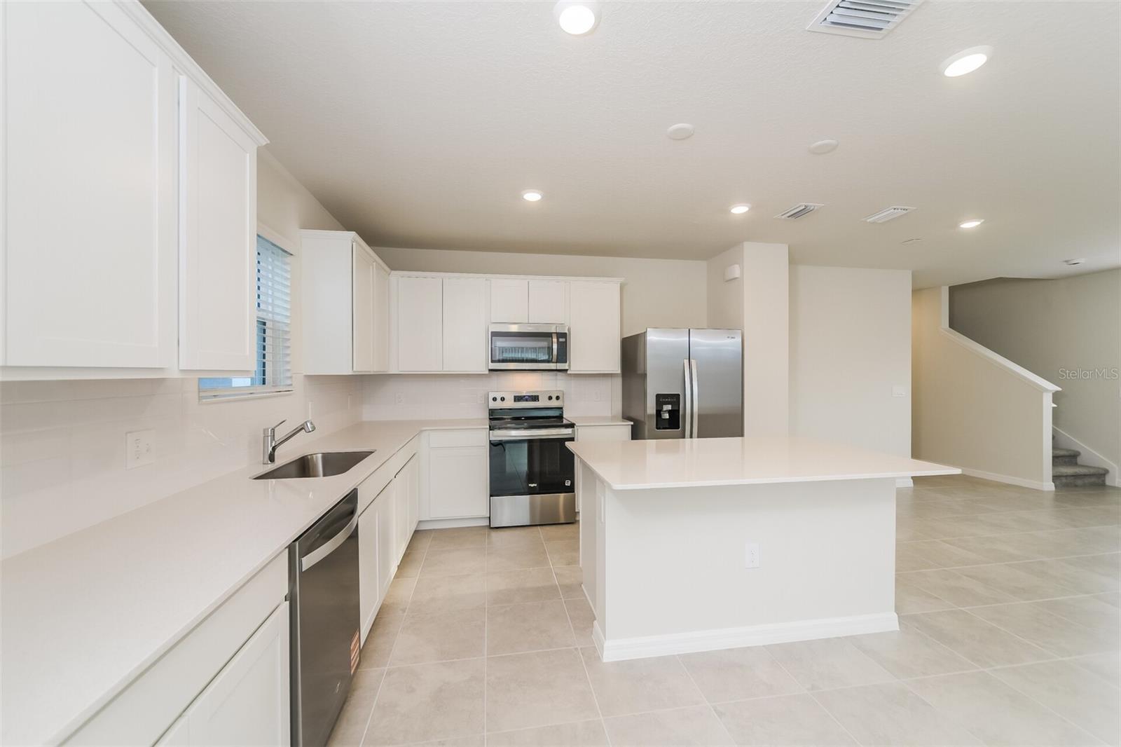 3273 ELLSWORTH AVE, DAVENPORT, FL, 33837