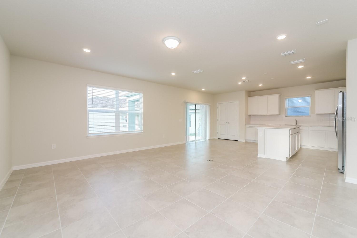 3273 ELLSWORTH AVE, DAVENPORT, FL, 33837