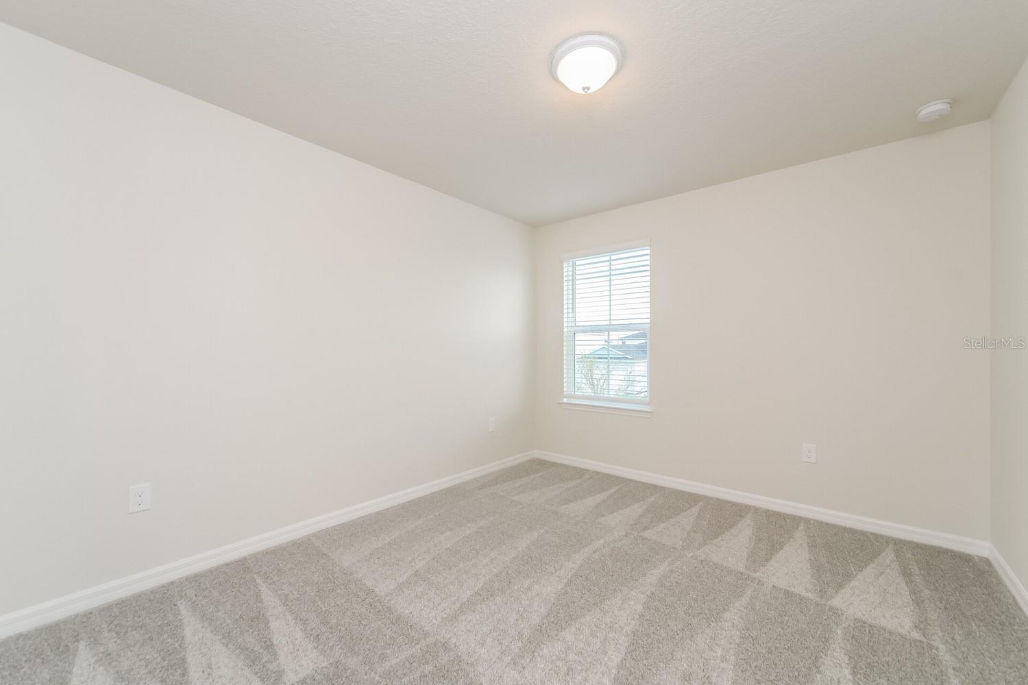 3273 ELLSWORTH AVE, DAVENPORT, FL, 33837