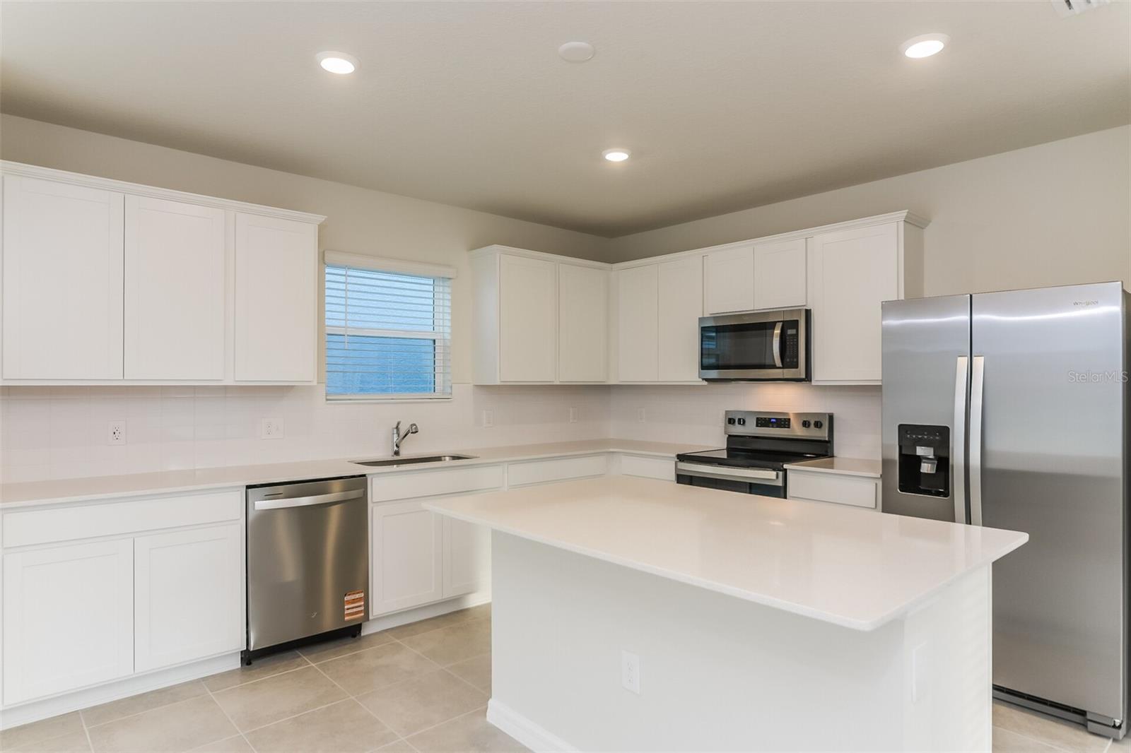 3273 ELLSWORTH AVE, DAVENPORT, FL, 33837