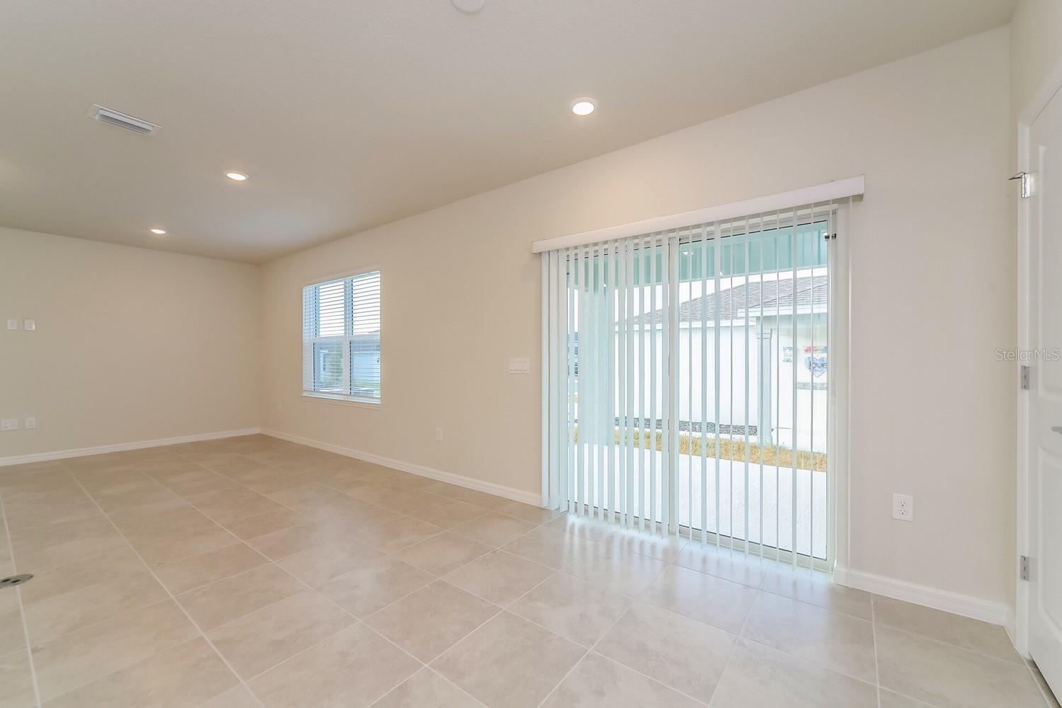 3273 ELLSWORTH AVE, DAVENPORT, FL, 33837